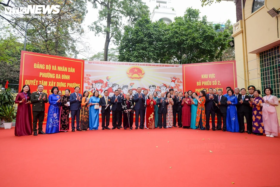 Tổng Bí thư Tô Lâm bỏ phiếu bầu cử tại Hà Nội