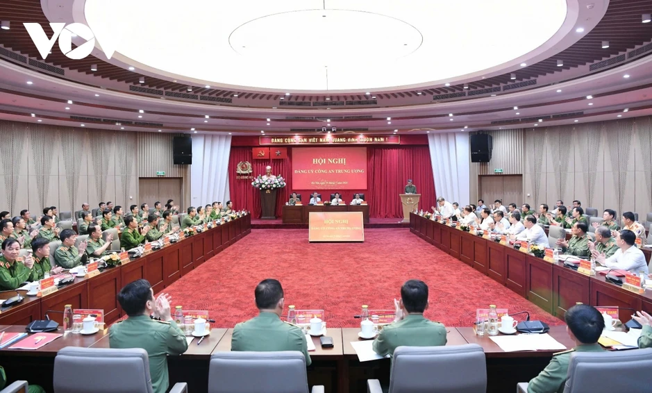 Tổng Bí thư Tô Lâm: Công an nhân dân tiếp tục là lực lượng chủ công cho tăng trưởng 2 con số Tổng Bí thư Tô Lâm: Công an nhân dân tiếp tục là lực lượng chủ công cho tăng trưởng 2 con số