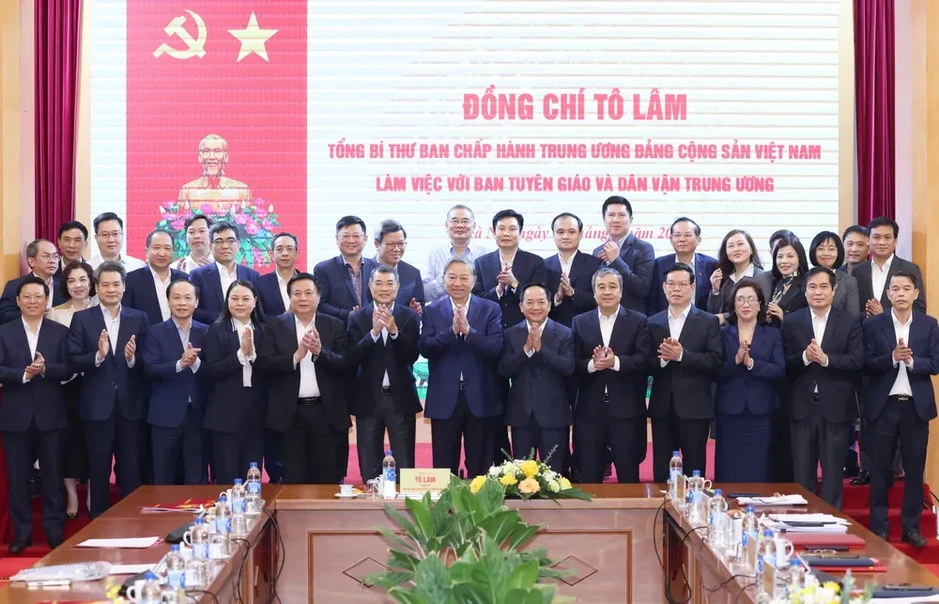 Tổng Bí thư Tô Lâm: Công tác chính trị, tư tưởng phải thực sự đi trước một bước, mở đường Tổng Bí thư Tô Lâm: Công tác chính trị, tư tưởng phải thực sự đi trước một bước, mở đường