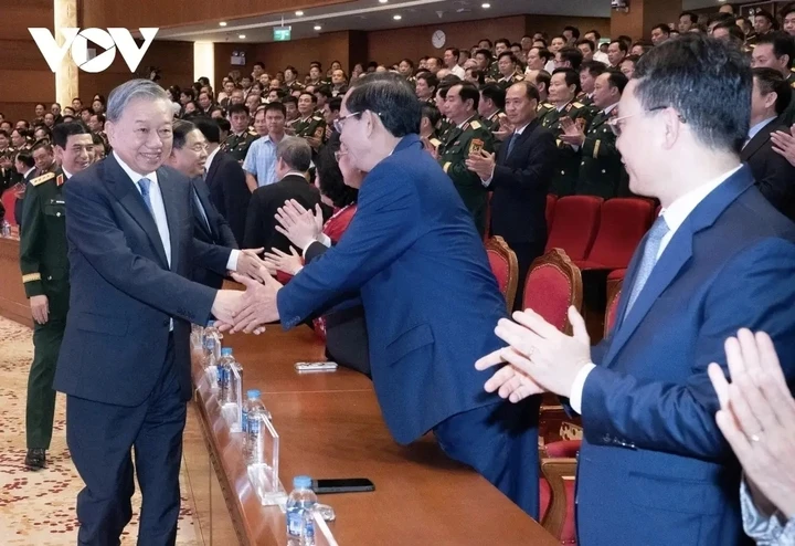 Tổng Bí thư Tô Lâm: Luôn quán triệt sâu sắc quan điểm lấy người bệnh làm trung tâm Tổng Bí thư Tô Lâm: Luôn quán triệt sâu sắc quan điểm lấy người bệnh làm trung tâm
