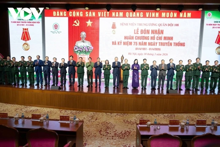 Tổng Bí thư Tô Lâm: Luôn quán triệt sâu sắc quan điểm lấy người bệnh làm trung tâm Tổng Bí thư Tô Lâm: Luôn quán triệt sâu sắc quan điểm lấy người bệnh làm trung tâm