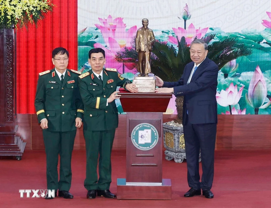Tổng Bí thư Tô Lâm thăm, làm việc với Học viện Kỹ thuật quân sự Tổng Bí thư Tô Lâm thăm, làm việc với Học viện Kỹ thuật quân sự