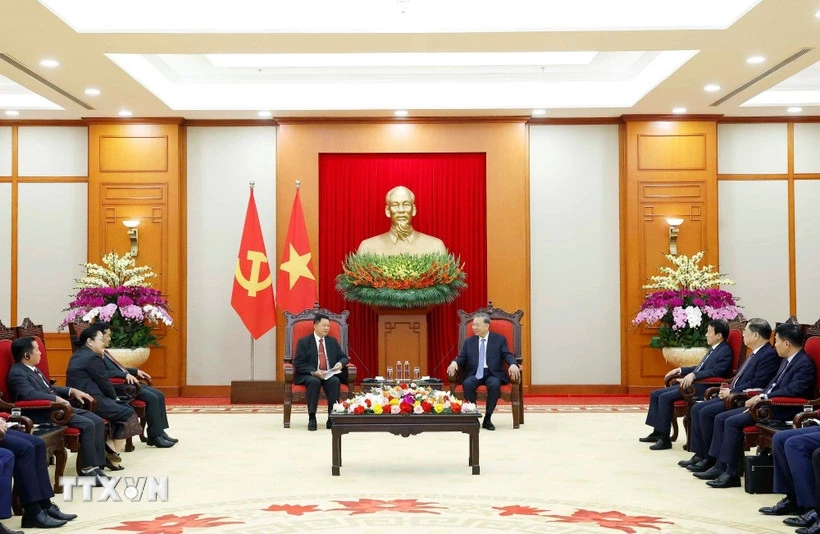 Tổng Bí thư Tô Lâm tiếp Bộ trưởng Bộ Công an Lào Tổng Bí thư Tô Lâm tiếp Bộ trưởng Bộ Công an Lào