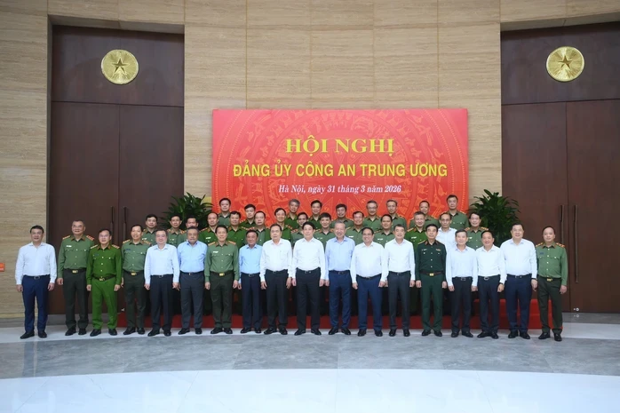 Tổng Bí thư Tô Lâm: Tuyệt đối không để đất nước bị động, bất ngờ về mặt chiến lược Tổng Bí thư Tô Lâm: Tuyệt đối không để đất nước bị động, bất ngờ về mặt chiến lược