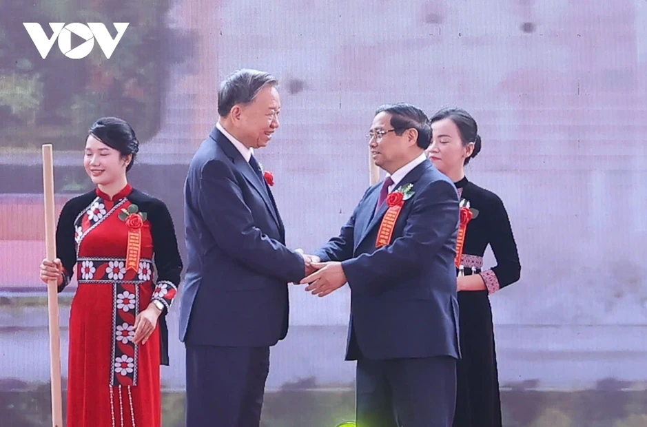 Tổng Bí thư và Thủ tướng dự lễ khởi công đồng loạt các trường nội trú liên cấp