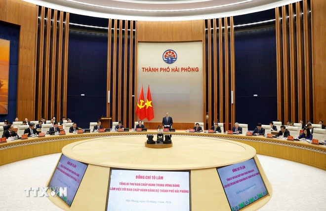 Tổng Bí thư: Xây dựng Hải Phòng thành trung tâm công nghiệp, cảng biển hiện đại Tổng Bí thư: Xây dựng Hải Phòng thành trung tâm công nghiệp, cảng biển hiện đại