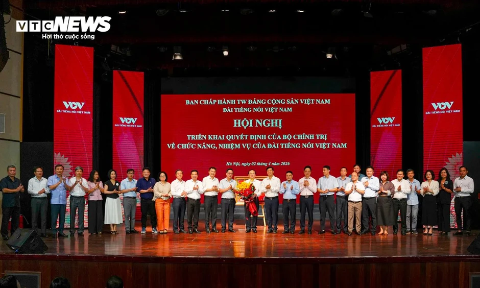 Tổng Giám đốc Đỗ Tiến Sỹ: Đài Tiếng nói Việt Nam bước sang trang sử mới Tổng Giám đốc Đỗ Tiến Sỹ: Đài Tiếng nói Việt Nam bước sang trang sử mới