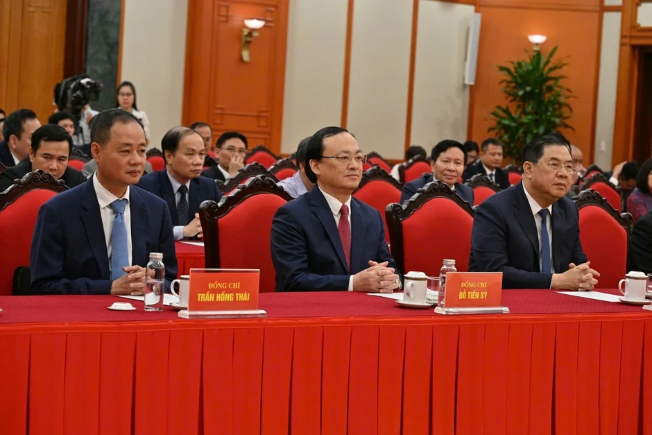 Tổng Giám đốc TinVina Đỗ Tiến Sỹ kiêm giữ chức Phó Trưởng Ban Tuyên giáo và Dân vận Trung ương Tổng Giám đốc TinVina Đỗ Tiến Sỹ kiêm giữ chức Phó Trưởng Ban Tuyên giáo và Dân vận Trung ương