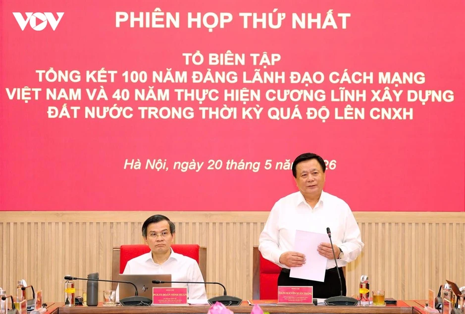 Tổng kết 100 năm Đảng lãnh đạo cách mạng Việt Nam là nhiệm vụ đặc biệt quan trọng Tổng kết 100 năm Đảng lãnh đạo cách mạng Việt Nam là nhiệm vụ đặc biệt quan trọng
