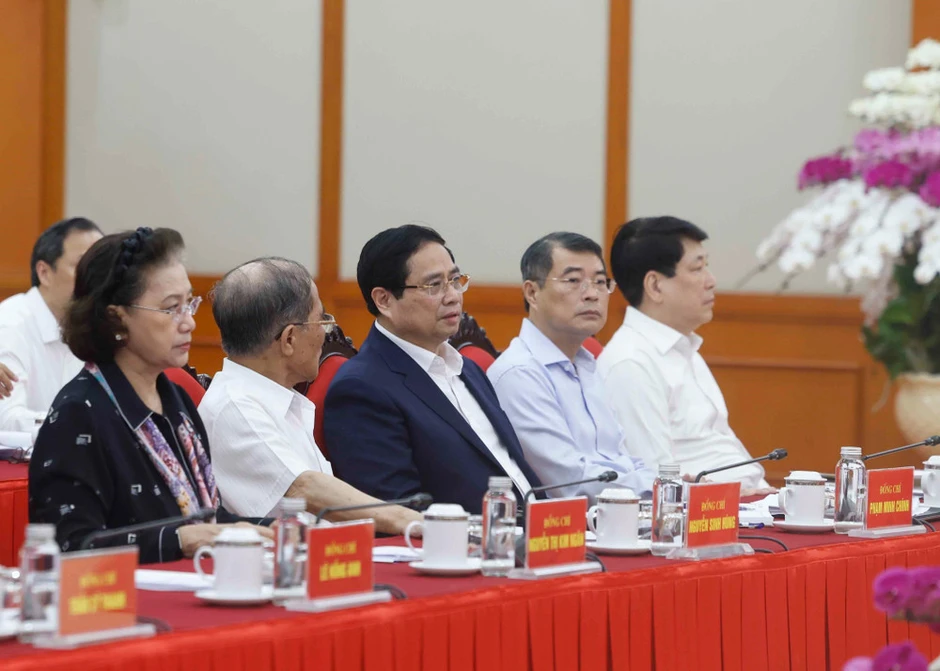 Tổng kết phải thể hiện được tầm vóc lịch sử vĩ đại của 100 năm Đảng lãnh đạo cách mạng Việt Nam Tổng kết phải thể hiện được tầm vóc lịch sử vĩ đại của 100 năm Đảng lãnh đạo cách mạng Việt Nam