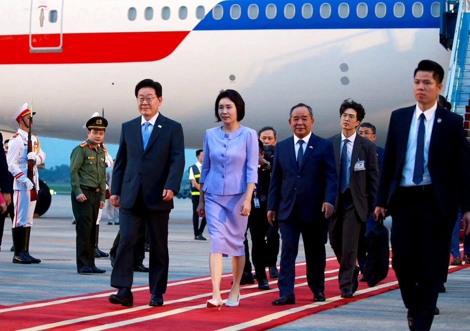 Tổng thống Hàn Quốc Lee Jae Myung và Phu nhân đến Hà Nội Tổng thống Hàn Quốc Lee Jae Myung và Phu nhân đến Hà Nội