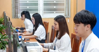 Tốt nghiệp trung học nghề rồi lên đại học luật có được thi công chức cấp xã?