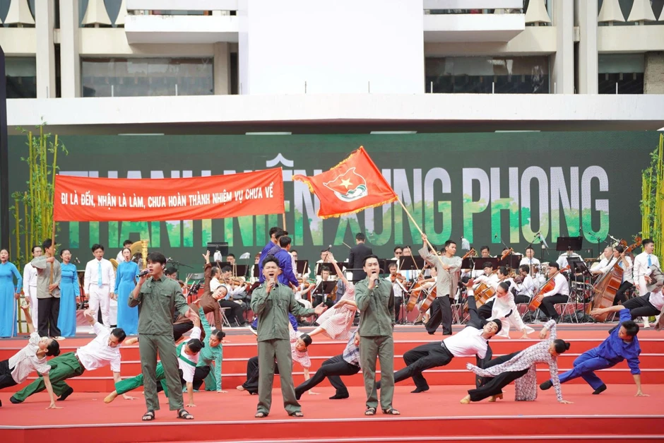 TP Hồ Chí Minh long trọng tổ chức Lễ kỷ niệm 50 năm Ngày Thành phố mang tên Bác