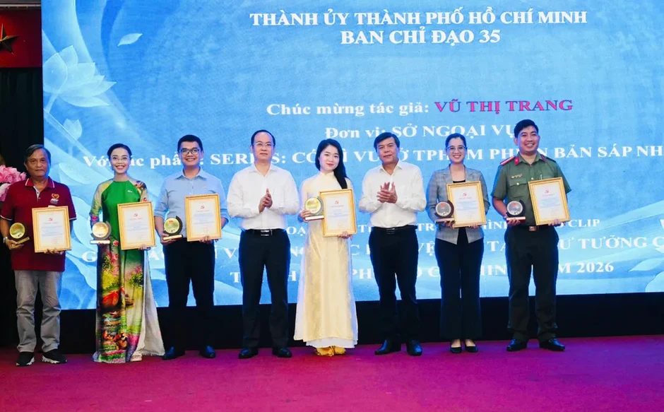 TPHCM: 25 tác phẩm được trao Giải Báo chí về công tác bảo vệ nền tảng tư tưởng của Đảng TPHCM: 25 tác phẩm được trao Giải Báo chí về công tác bảo vệ nền tảng tư tưởng của Đảng