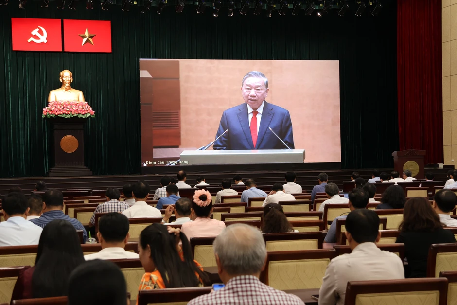 TPHCM: Gần 90.000 cán bộ, đảng viên dự hội nghị toàn quốc quán triệt Nghị quyết 79, Nghị quyết 80 TPHCM: Gần 90.000 cán bộ, đảng viên dự hội nghị toàn quốc quán triệt Nghị quyết 79, Nghị quyết 80
