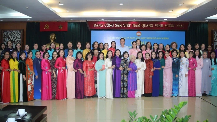 TPHCM họp mặt tôn vinh nữ cán bộ Mặt trận Nhân Ngày Quốc tế Phụ nữ 2026 TPHCM họp mặt tôn vinh nữ cán bộ Mặt trận Nhân Ngày Quốc tế Phụ nữ 2026