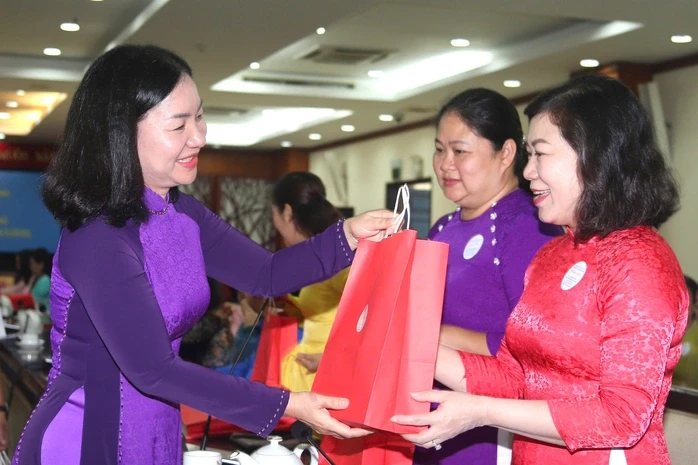 TPHCM họp mặt tôn vinh nữ cán bộ Mặt trận Nhân Ngày Quốc tế Phụ nữ 2026 TPHCM họp mặt tôn vinh nữ cán bộ Mặt trận Nhân Ngày Quốc tế Phụ nữ 2026