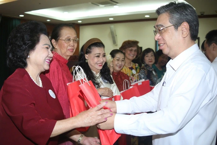 TPHCM họp mặt tôn vinh nữ cán bộ Mặt trận Nhân Ngày Quốc tế Phụ nữ 2026 TPHCM họp mặt tôn vinh nữ cán bộ Mặt trận Nhân Ngày Quốc tế Phụ nữ 2026