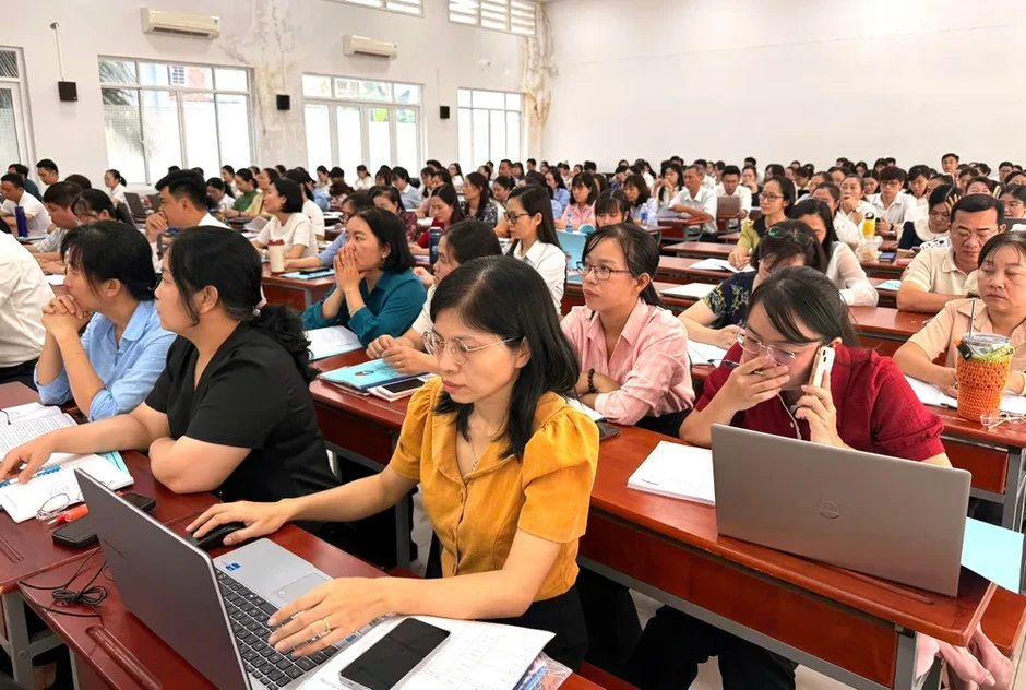 TPHCM khai giảng lớp lưu trữ hồ sơ của Đảng