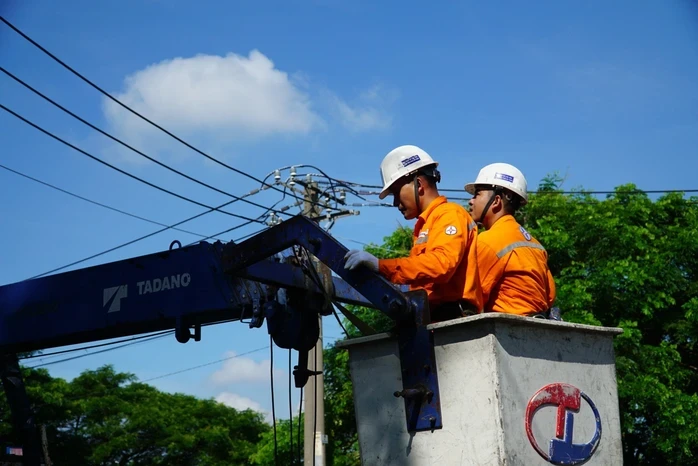 TPHCM kiến nghị Bộ Công Thương ưu tiên cung cấp điện TPHCM kiến nghị Bộ Công Thương ưu tiên cung cấp điện