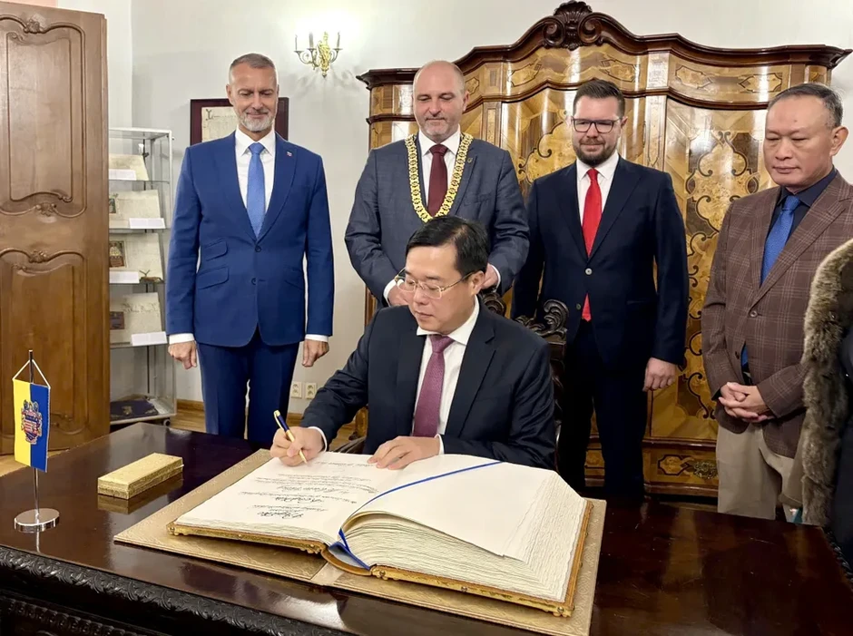 TPHCM mở rộng hợp tác kinh tế và quản trị đô thị với Slovakia