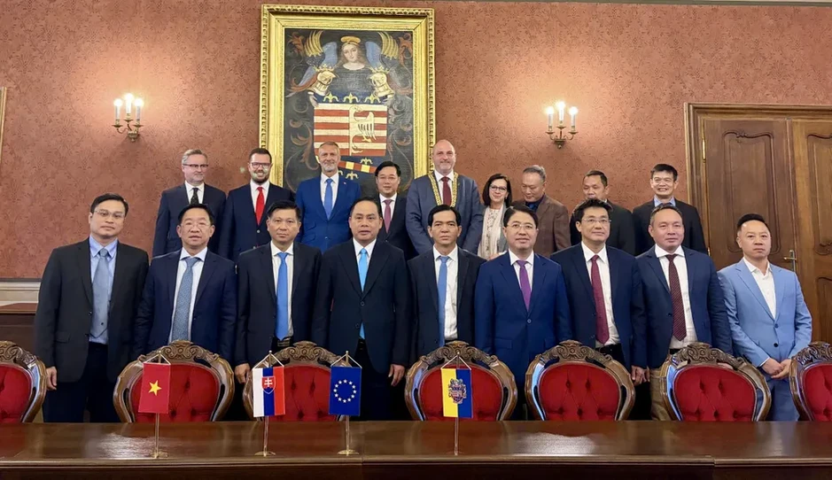 TPHCM mở rộng hợp tác kinh tế và quản trị đô thị với Slovakia