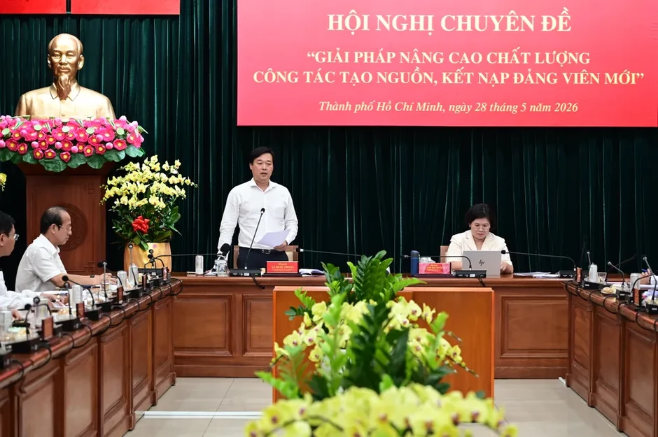 TPHCM nâng cao chất lượng công tác tạo nguồn, kết nạp đảng viên mới TPHCM nâng cao chất lượng công tác tạo nguồn, kết nạp đảng viên mới