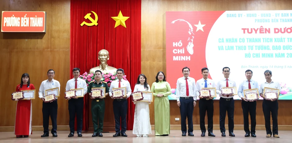TPHCM: Phường Bến Thành ra mắt Sổ tay điện tử Không gian văn hóa Hồ Chí Minh TPHCM: Phường Bến Thành ra mắt Sổ tay điện tử Không gian văn hóa Hồ Chí Minh