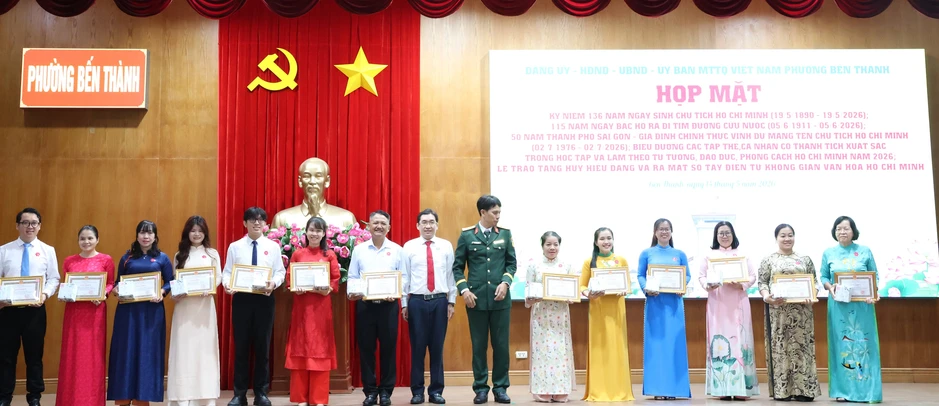 TPHCM: Phường Bến Thành ra mắt Sổ tay điện tử Không gian văn hóa Hồ Chí Minh TPHCM: Phường Bến Thành ra mắt Sổ tay điện tử Không gian văn hóa Hồ Chí Minh