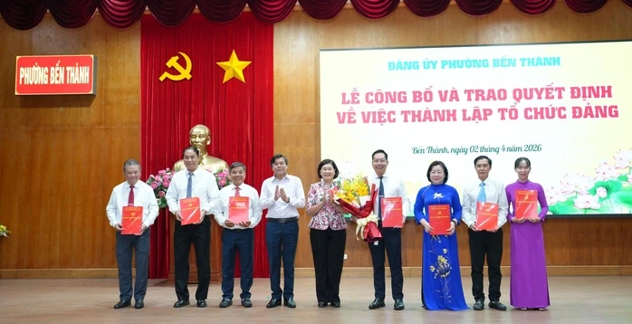 TPHCM: Phường Bến Thành thành lập thêm chi bộ, đảng bộ, củng cố hệ thống chính trị TPHCM: Phường Bến Thành thành lập thêm chi bộ, đảng bộ, củng cố hệ thống chính trị