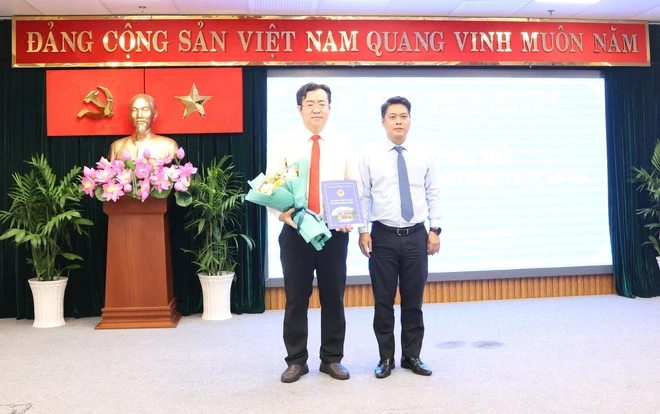 TPHCM: Phường Xuân Hòa kiện toàn nhân sự, tri ân lực lượng người hoạt động không chuyên trách TPHCM: Phường Xuân Hòa kiện toàn nhân sự, tri ân lực lượng người hoạt động không chuyên trách