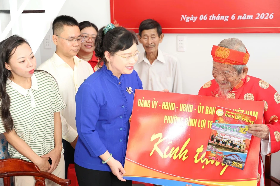 TPHCM tặng căn hộ cho nhà nghiên cứu Nguyễn Đình Tư TPHCM tặng căn hộ cho nhà nghiên cứu Nguyễn Đình Tư