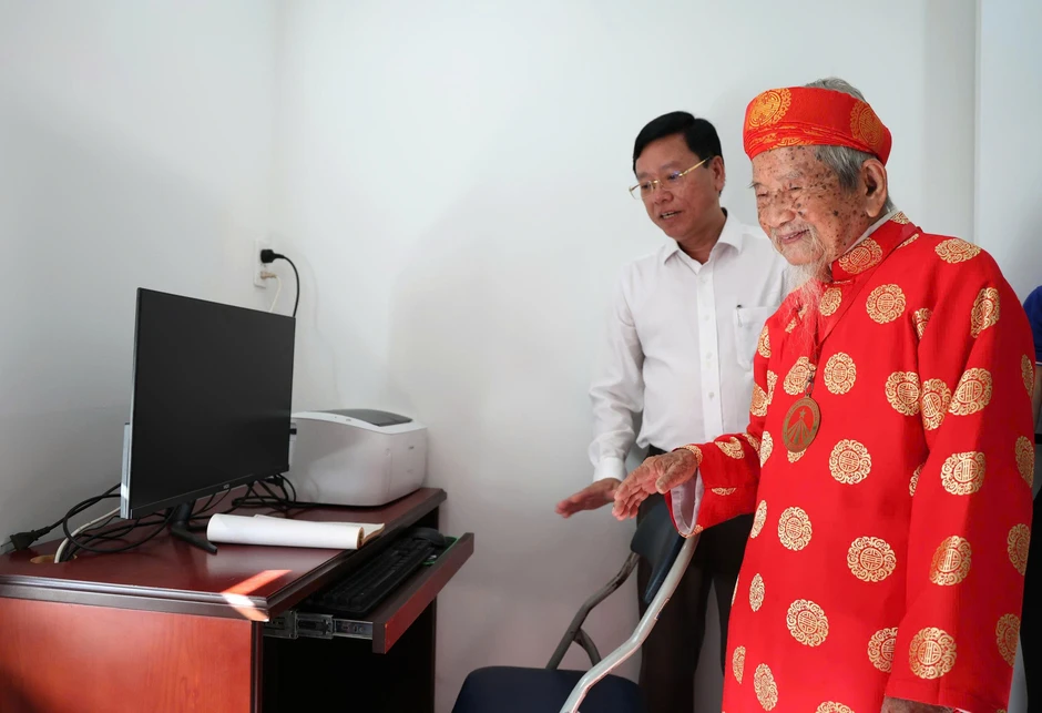 TPHCM tặng căn hộ cho nhà nghiên cứu Nguyễn Đình Tư TPHCM tặng căn hộ cho nhà nghiên cứu Nguyễn Đình Tư