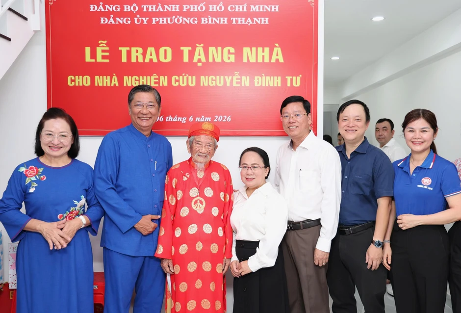 TPHCM tặng căn hộ cho nhà nghiên cứu Nguyễn Đình Tư TPHCM tặng căn hộ cho nhà nghiên cứu Nguyễn Đình Tư