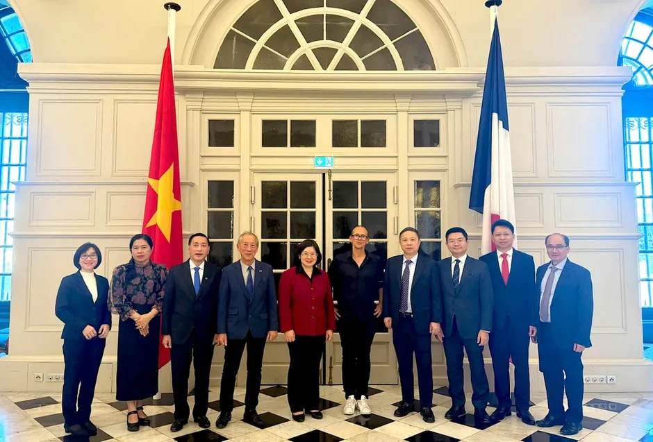 TPHCM tăng cường hợp tác với Pháp và Hungary về AI, logistics, giao thông đô thị