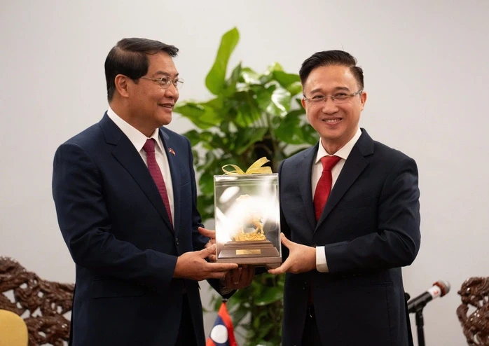 TPHCM tăng cường hợp tác với thủ đô Vientiane của Lào TPHCM tăng cường hợp tác với thủ đô Vientiane của Lào