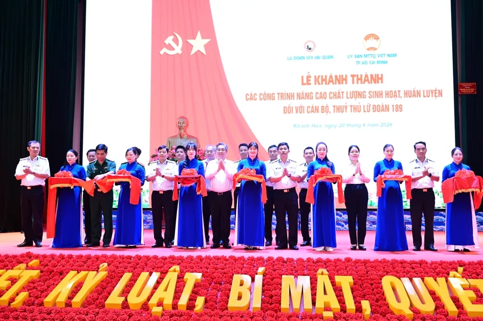 TPHCM trao các công trình nâng cao chất lượng huấn luyện cho Lữ đoàn 189 Hải quân TPHCM trao các công trình nâng cao chất lượng huấn luyện cho Lữ đoàn 189 Hải quân