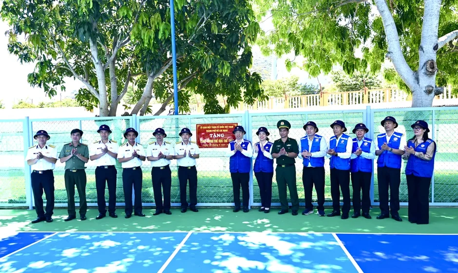 TPHCM trao các công trình nâng cao chất lượng huấn luyện cho Lữ đoàn 189 Hải quân TPHCM trao các công trình nâng cao chất lượng huấn luyện cho Lữ đoàn 189 Hải quân
