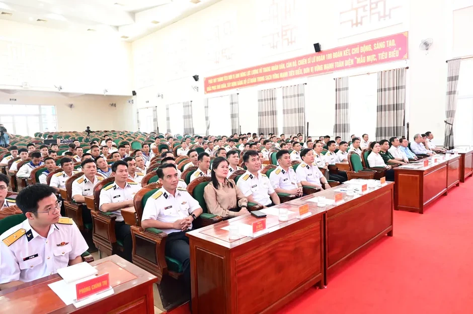 TPHCM trao các công trình nâng cao chất lượng huấn luyện cho Lữ đoàn 189 Hải quân TPHCM trao các công trình nâng cao chất lượng huấn luyện cho Lữ đoàn 189 Hải quân