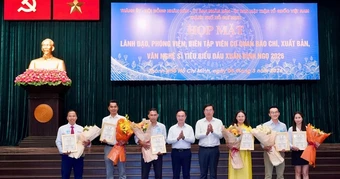 TPHCM trao giải thưởng báo chí viết về Nghị quyết 57 phát triển khoa học - công nghệ
