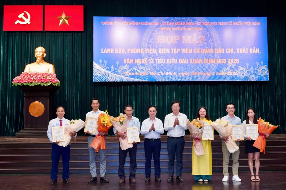 TPHCM trao giải thưởng báo chí viết về Nghị quyết 57 phát triển khoa học - công nghệ TPHCM trao giải thưởng báo chí viết về Nghị quyết 57 phát triển khoa học - công nghệ