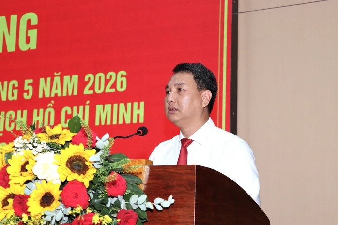 TPHCM: Trao Huy hiệu Đảng cho 61 đảng viên phường Tăng Nhơn Phú TPHCM: Trao Huy hiệu Đảng cho 61 đảng viên phường Tăng Nhơn Phú