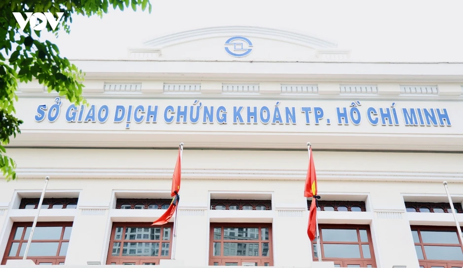 TP.HCM treo cờ rủ Quốc tang tưởng niệm Chủ tịch Quốc hội Lào TP.HCM treo cờ rủ Quốc tang tưởng niệm Chủ tịch Quốc hội Lào