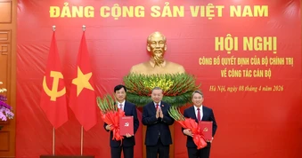 Trao các quyết định bổ nhiệm Trưởng Ban Tổ chức Trung ương, Chánh Văn phòng Trung ương Đảng
