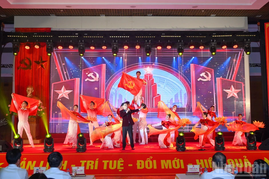 Trao giải cho các báo cáo viên, tuyên truyền viên giỏi Đảng bộ Chính phủ năm 2026 Trao giải cho các báo cáo viên, tuyên truyền viên giỏi Đảng bộ Chính phủ năm 2026