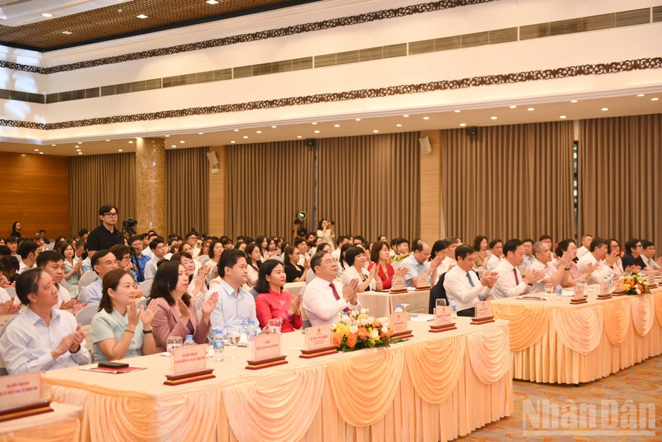 Trao giải cho các báo cáo viên, tuyên truyền viên giỏi Đảng bộ Chính phủ năm 2026 Trao giải cho các báo cáo viên, tuyên truyền viên giỏi Đảng bộ Chính phủ năm 2026
