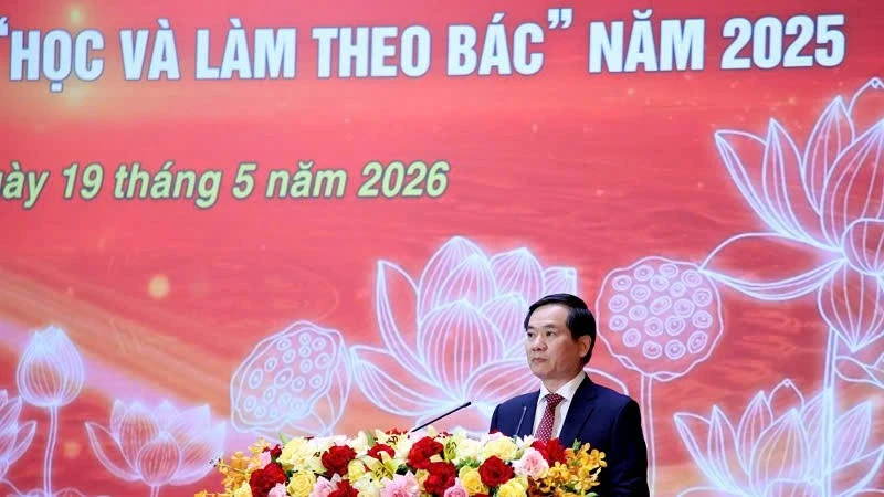 Trao giải Cuộc thi Báo cáo viên, tuyên truyền viên giỏi và tôn vinh gương điển hình tiên tiến học và làm theo Bác Trao giải Cuộc thi Báo cáo viên, tuyên truyền viên giỏi và tôn vinh gương điển hình tiên tiến học và làm theo Bác