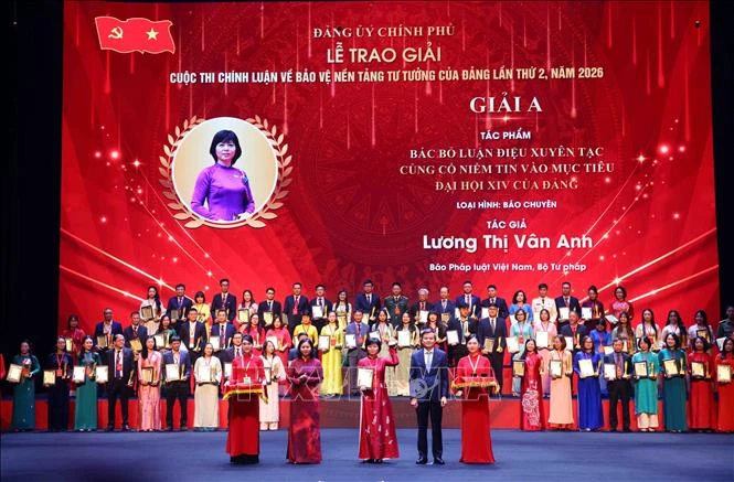 Trao giải Cuộc thi chính luận về bảo vệ nền tảng tư tưởng của Đảng trong Đảng bộ Chính phủ lần thứ 2