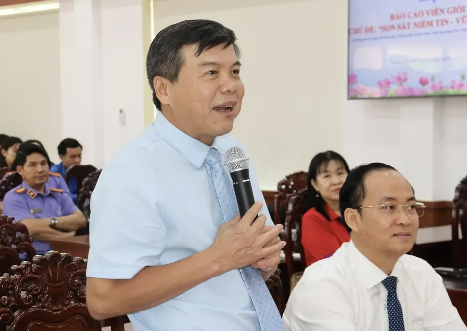 Trao giải hội thi Báo cáo viên giỏi năm 2026 Trao giải hội thi Báo cáo viên giỏi năm 2026