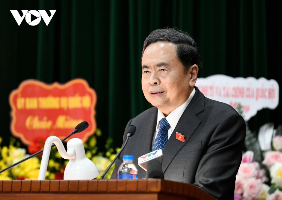 Trao Nghị quyết của Quốc hội bầu ông Nguyễn Hữu Nghĩa giữ chức Tổng Kiểm toán NN Trao Nghị quyết của Quốc hội bầu ông Nguyễn Hữu Nghĩa giữ chức Tổng Kiểm toán NN